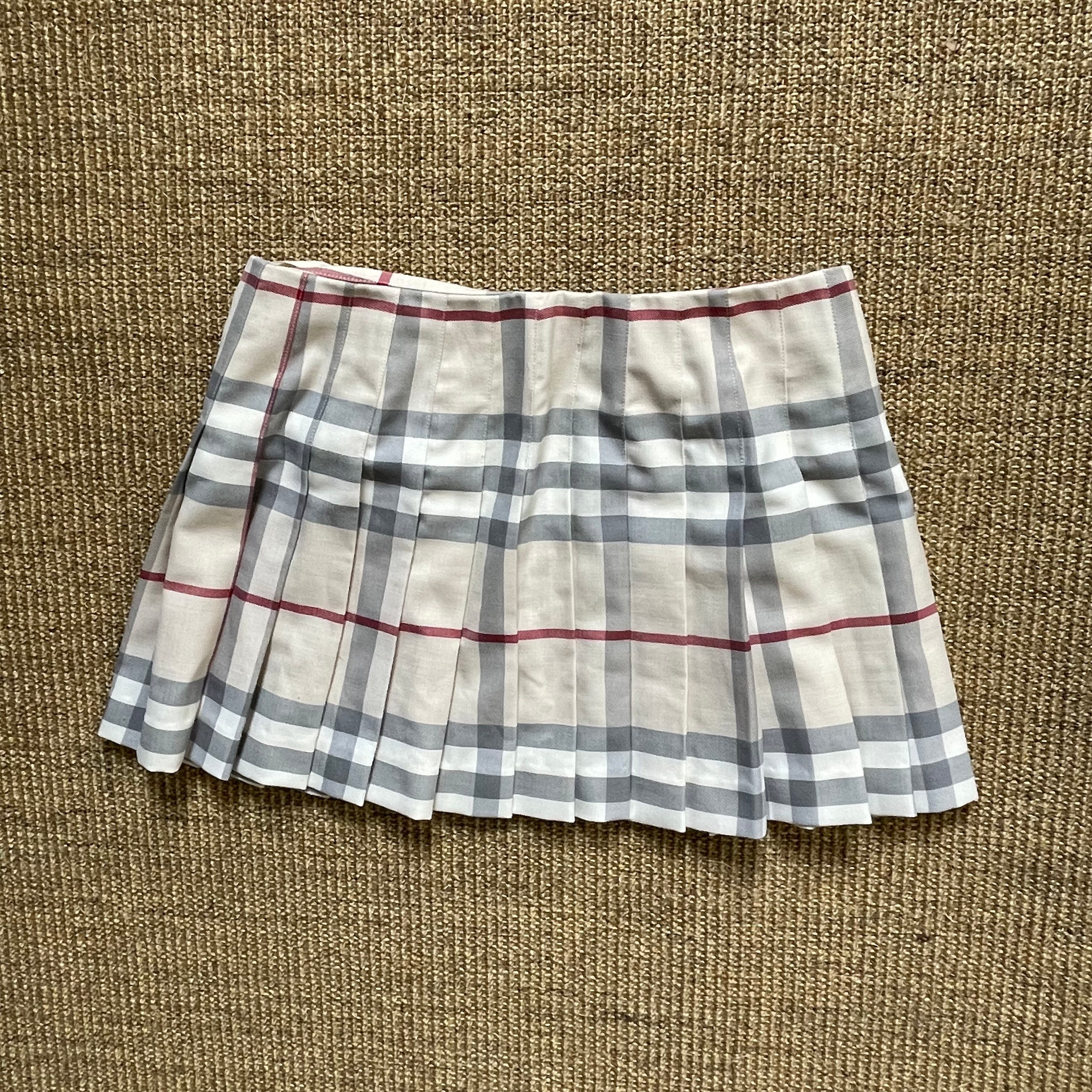 Burberry mini skirt