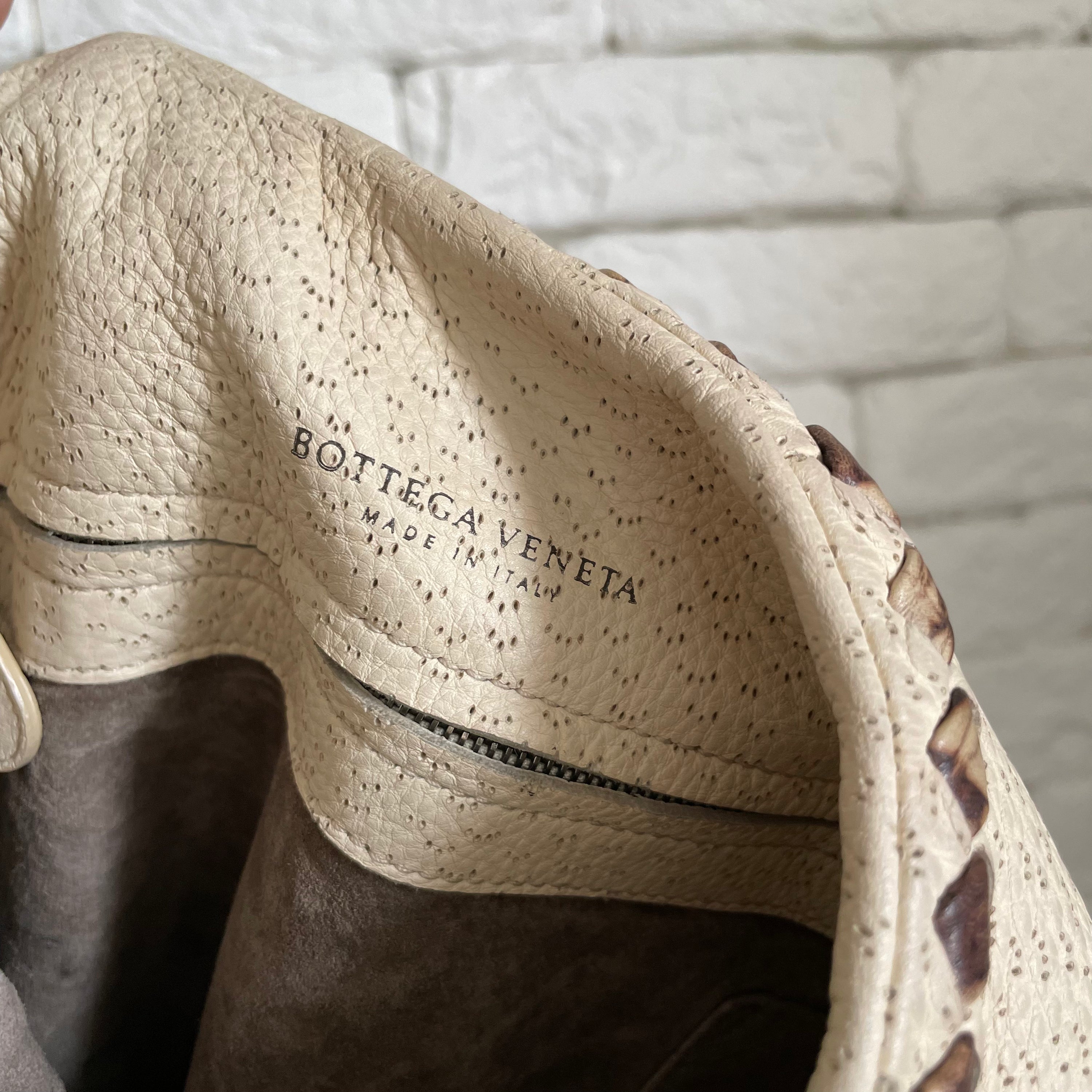 Bottega Veneta Cervo Hobo Pekary