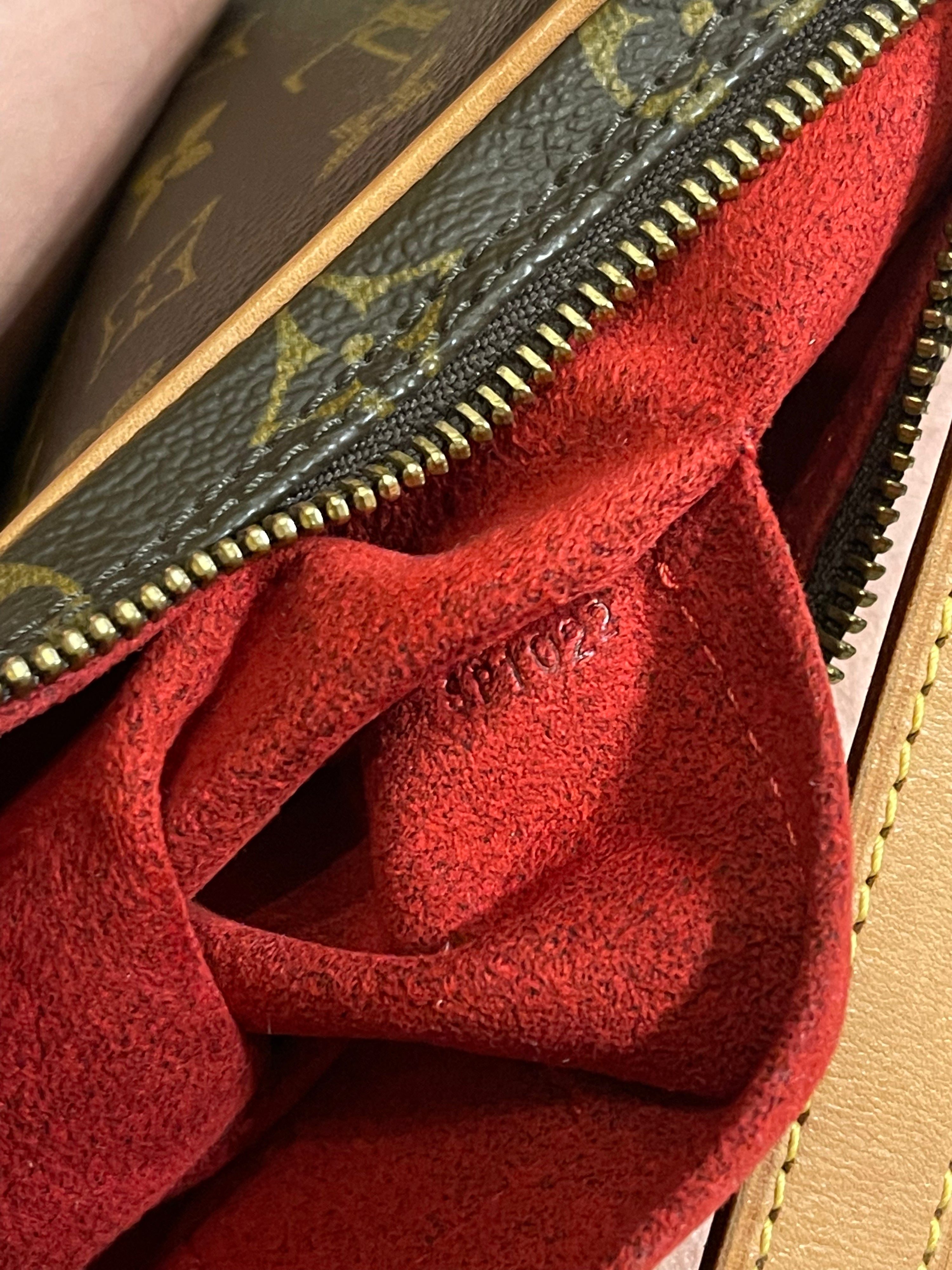 Louis Vuitton Croissant PM