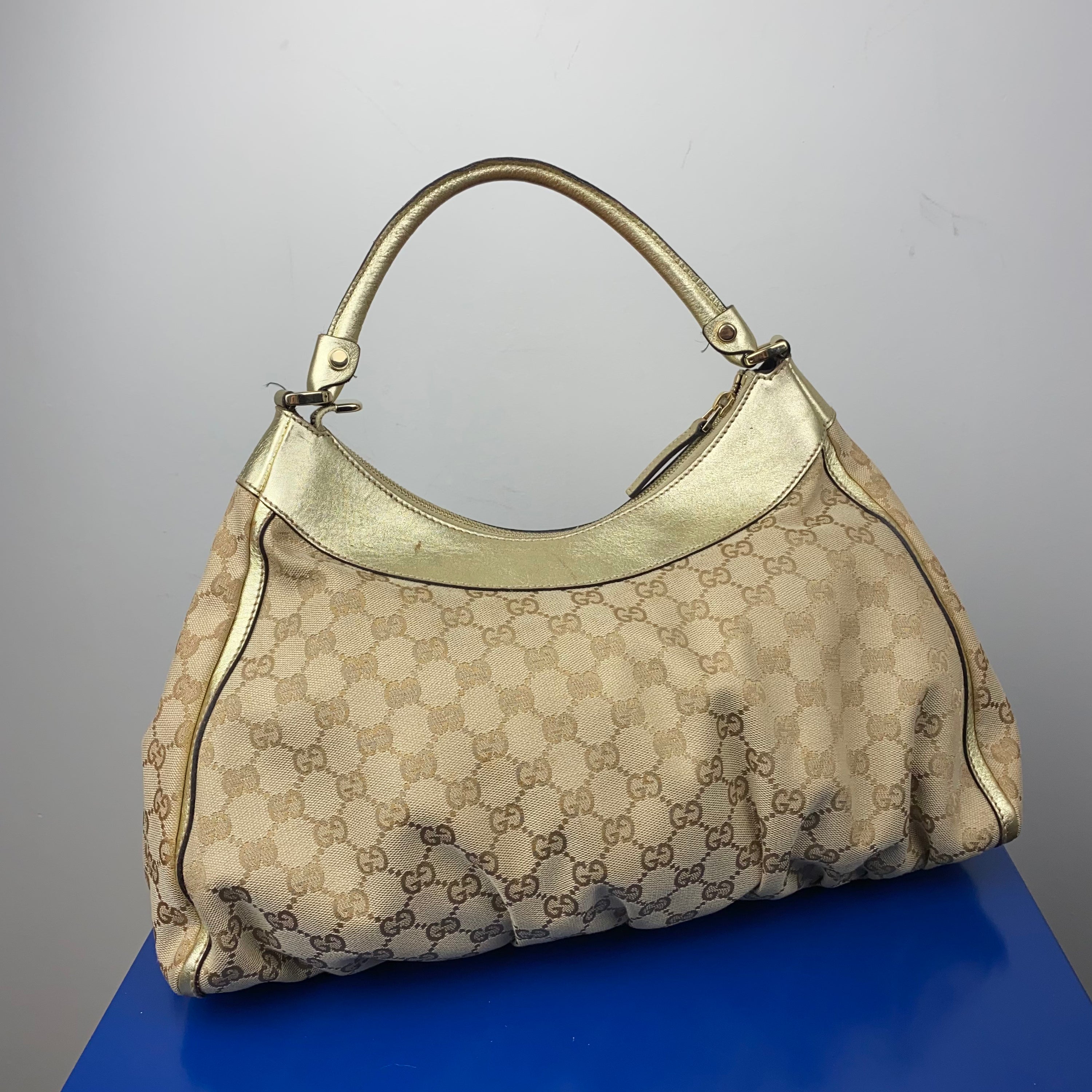 Gucci  Shoulder Bag