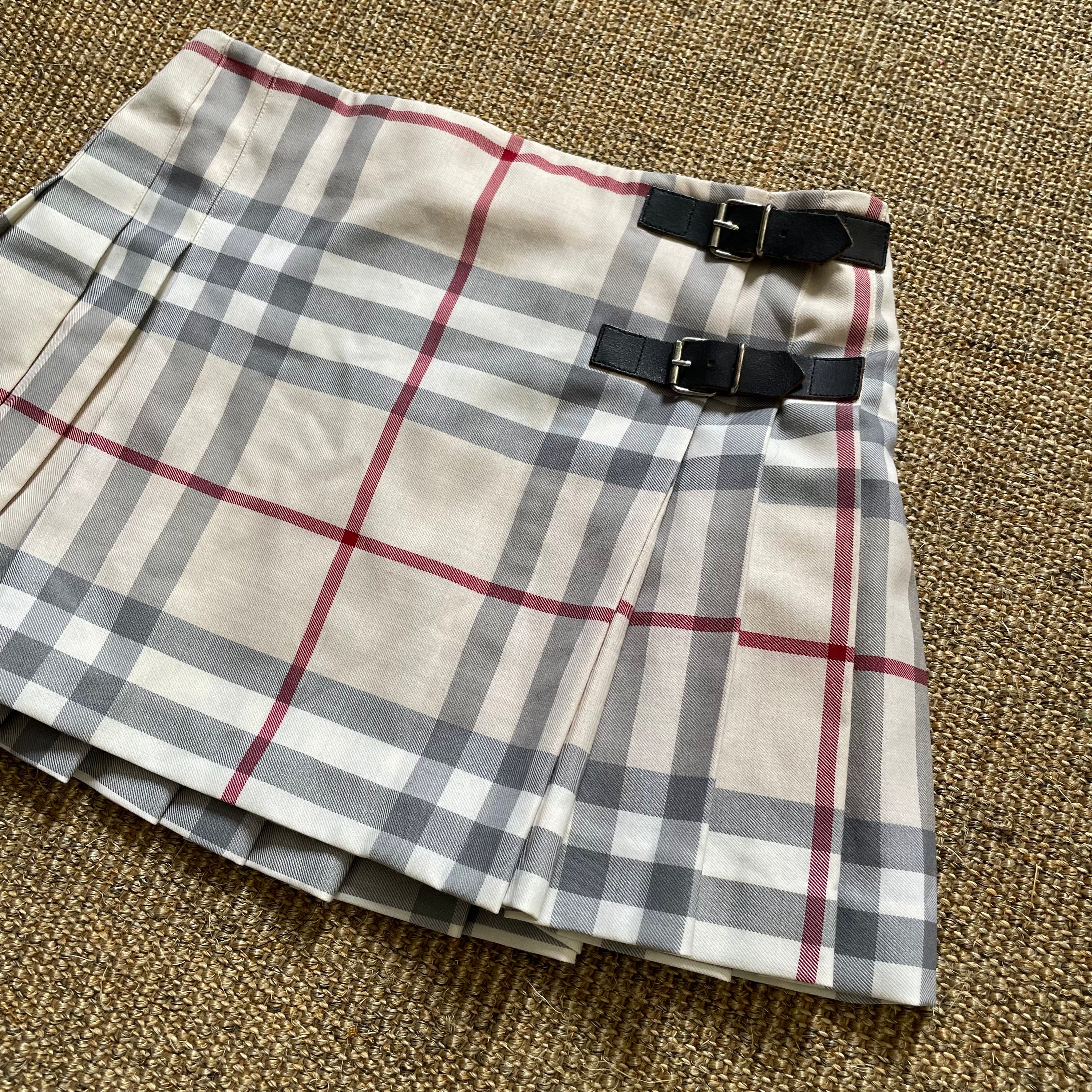 Burberry mini skirt