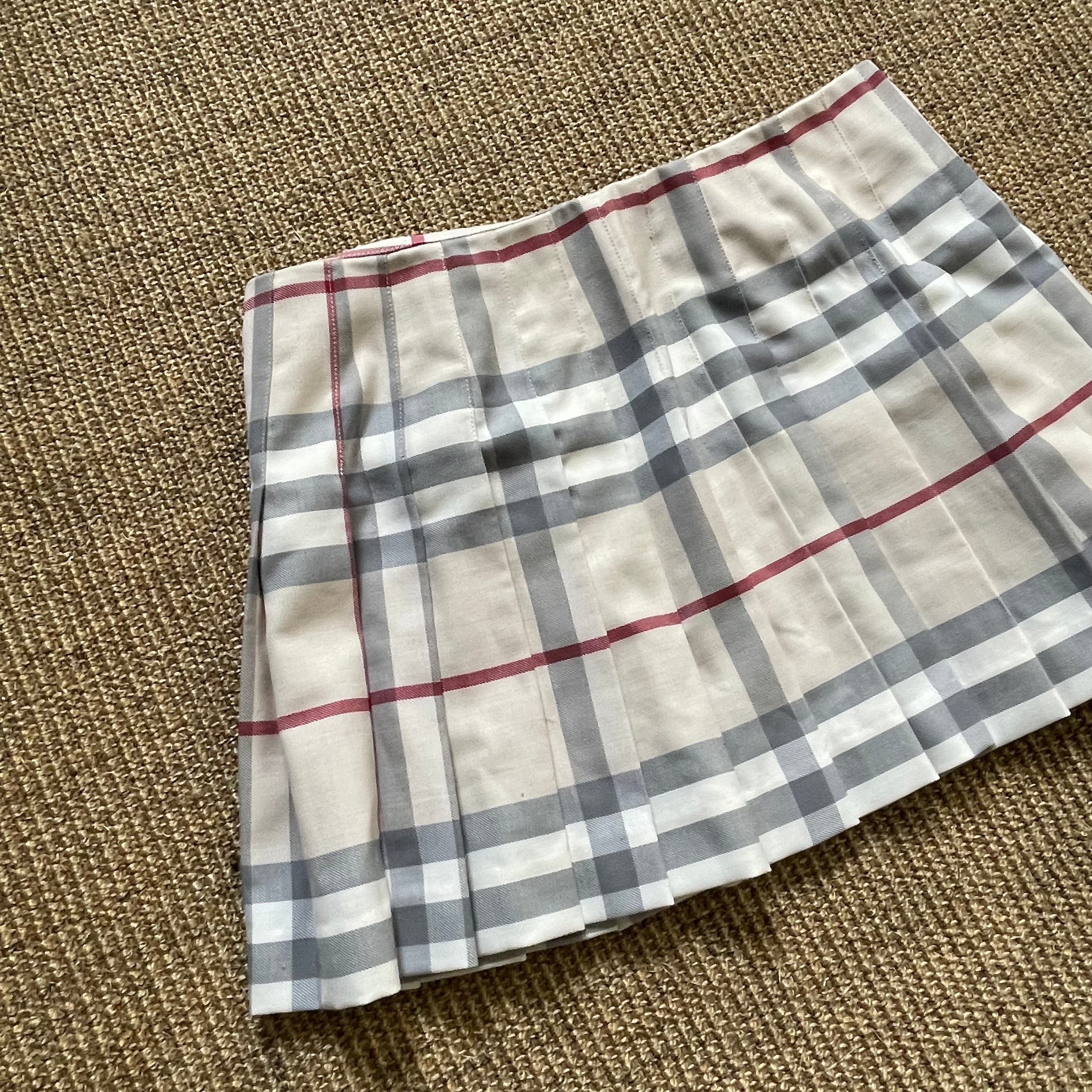 Burberry mini skirt