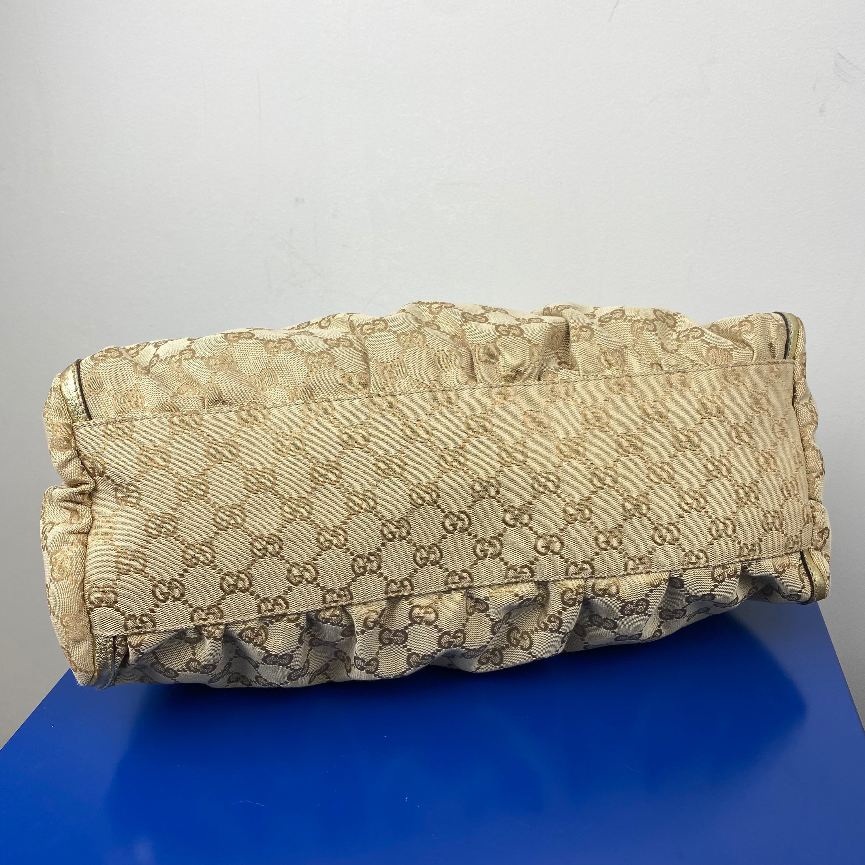 Gucci  Shoulder Bag