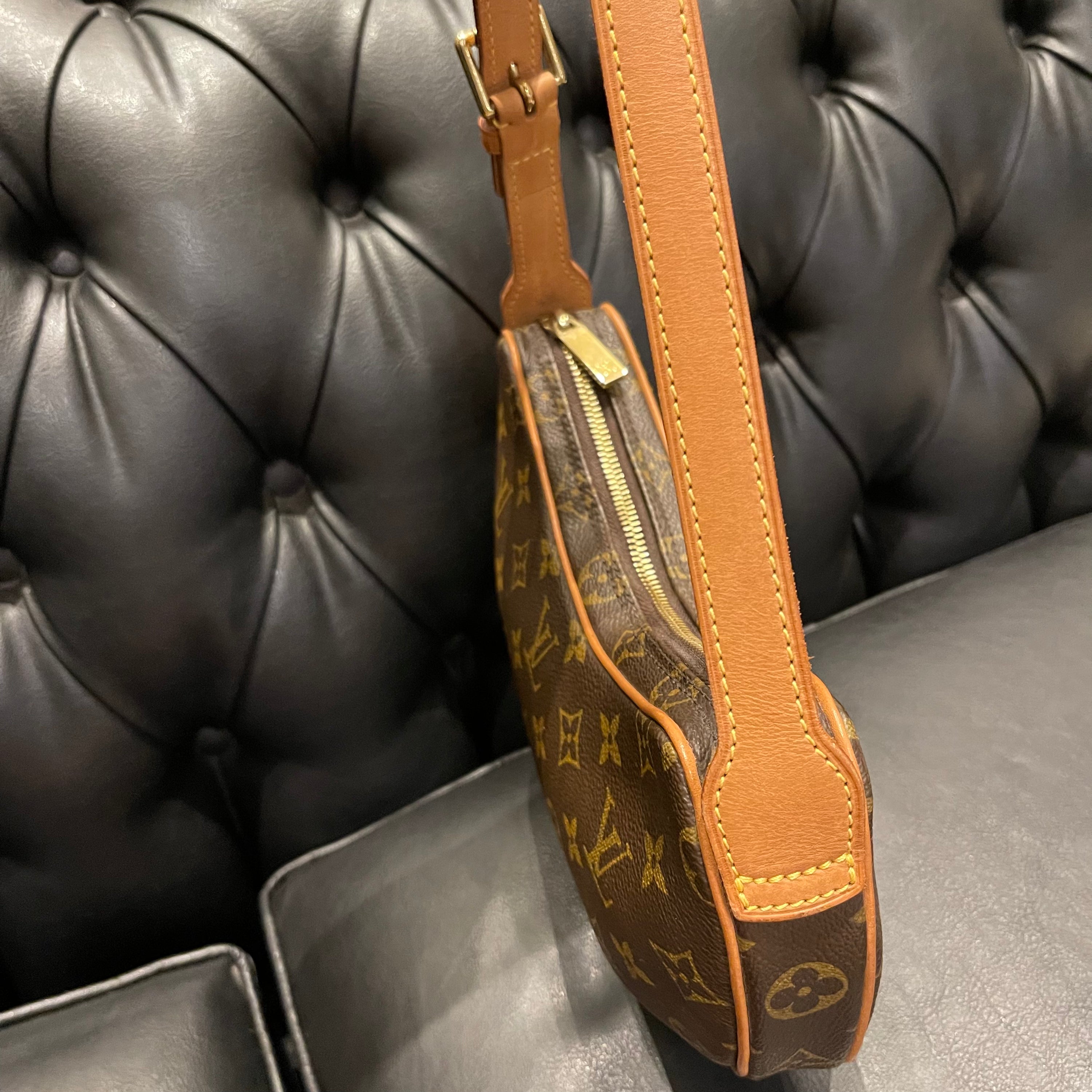 Louis Vuitton Croissant PM