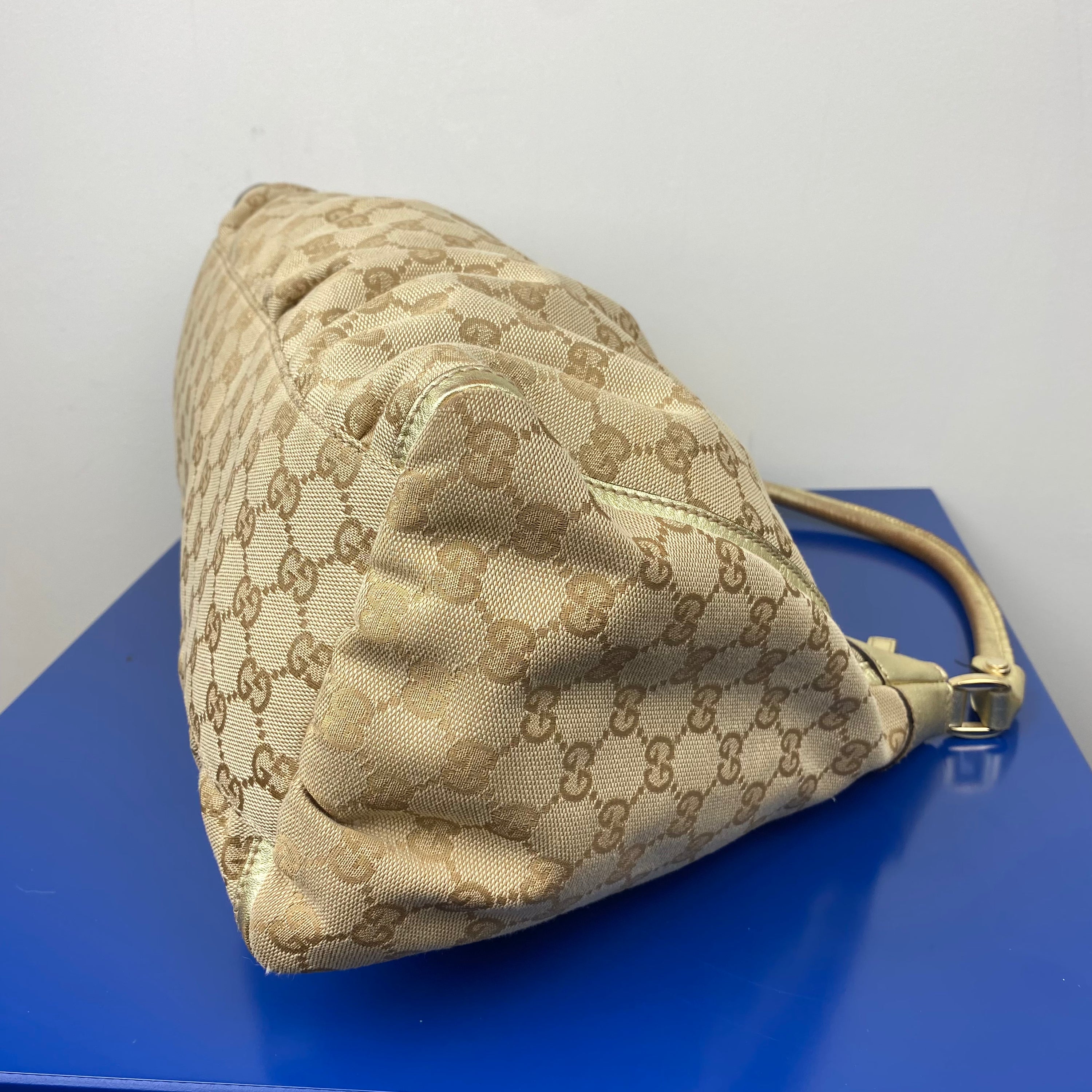 Gucci  Shoulder Bag