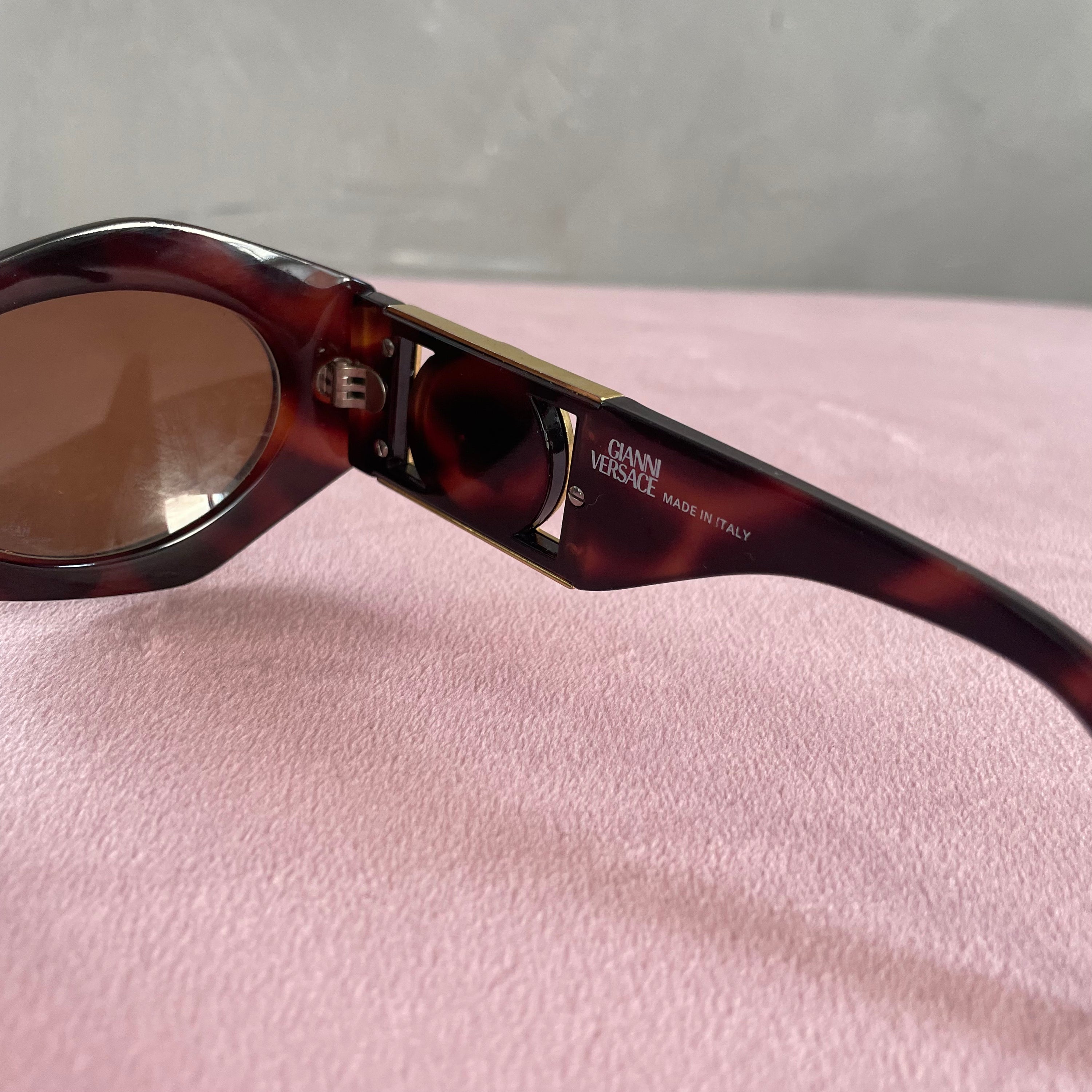 Gianni Versace 422B Sunglasses
