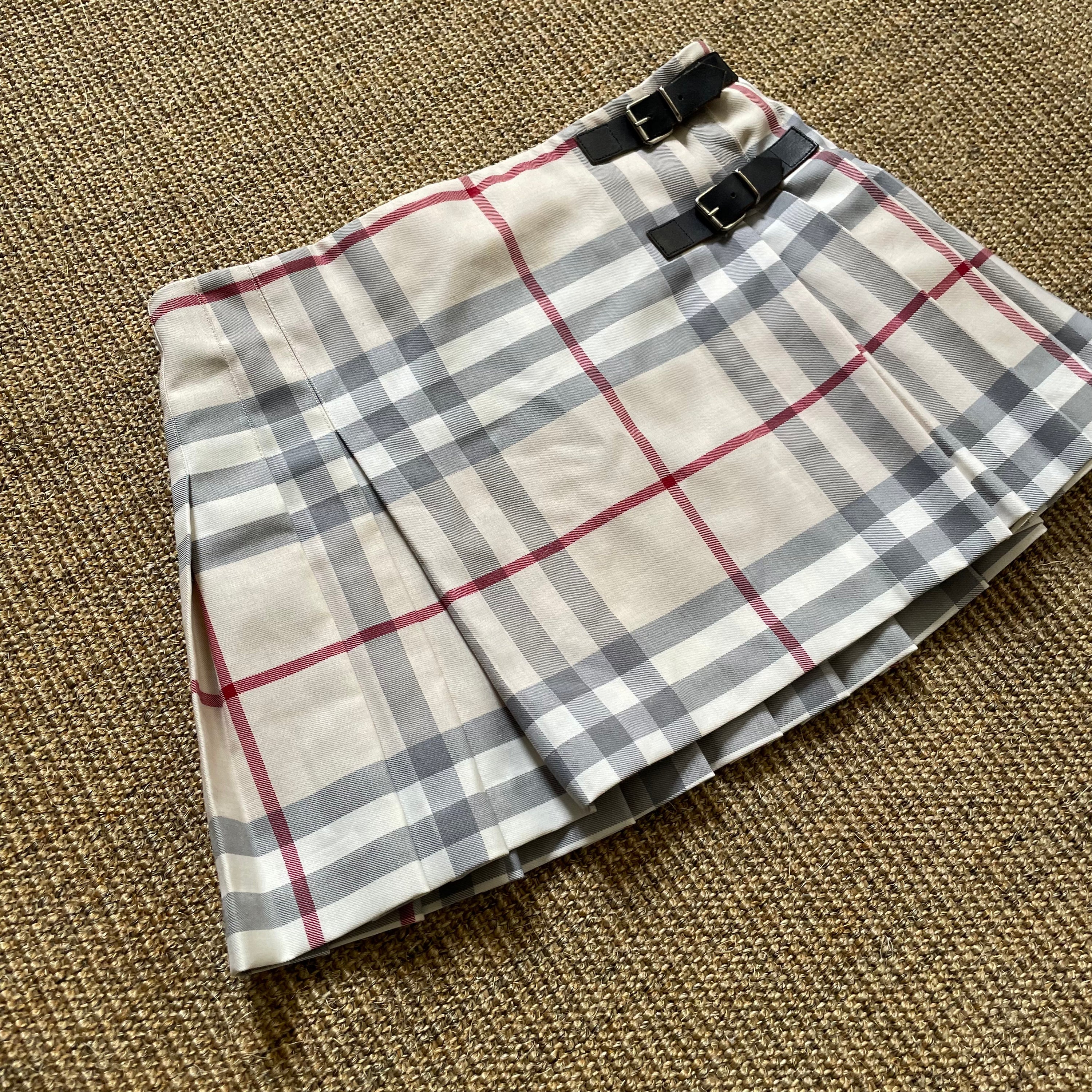 Burberry mini skirt